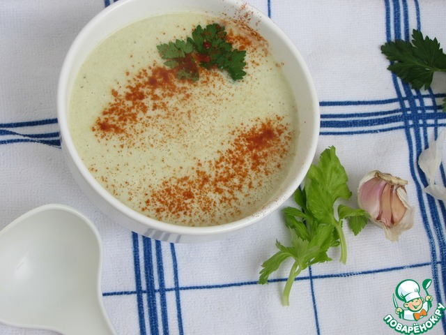 Easy chicken soup with celery