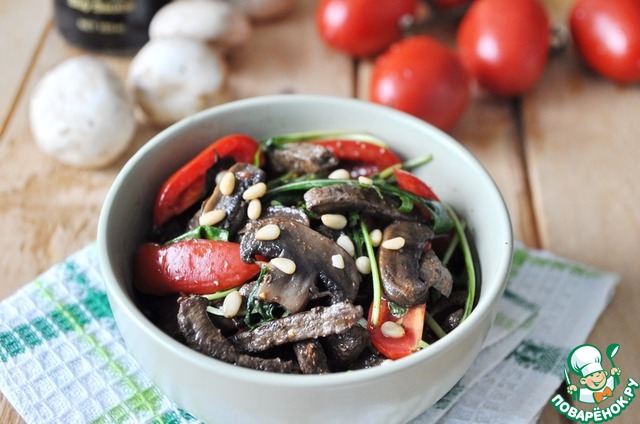 Warm salad with liver 