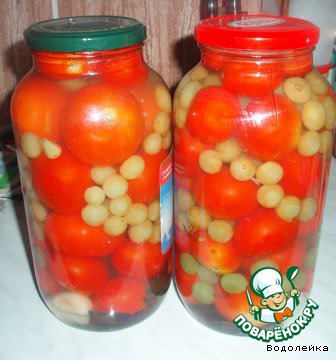 Маринованные помидоры с виноградом