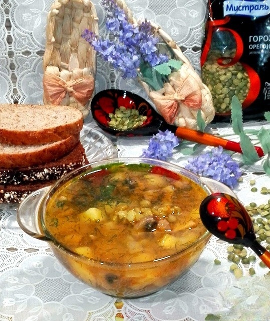 Суп гороховый с шампиньонами