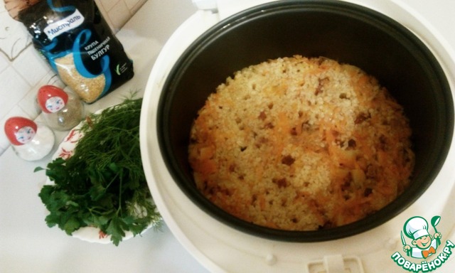 Porridge of bulgur in the slow cooker