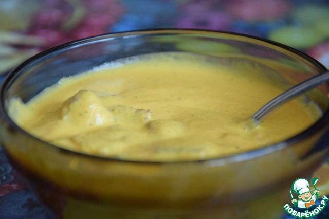 Carrot cream soup in slow cooker