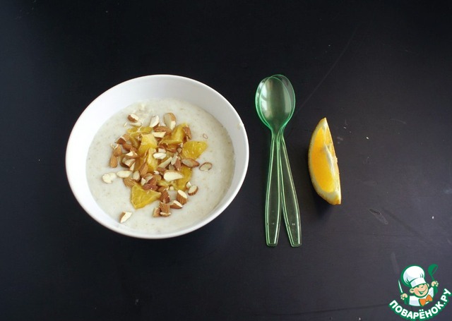 Oatmeal with caramelized oranges and almonds