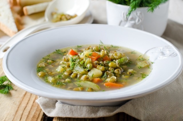 Постный суп с машем и овощами в мультиварке