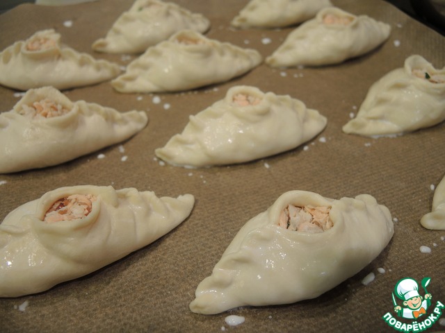 Festive pies with fish and estrogonofe oil