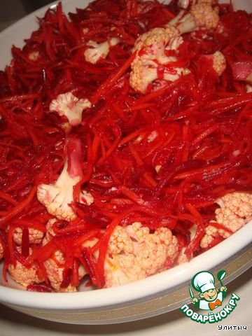 Cauliflower with carrots and beetroot in Korean