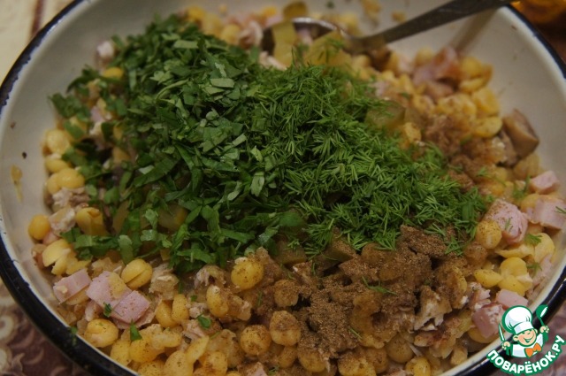Salad with peas or pea salad