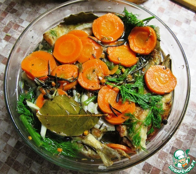 Smelt in white marinade