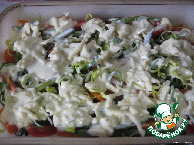 Baked vegetables with cheese-yogurt sauce