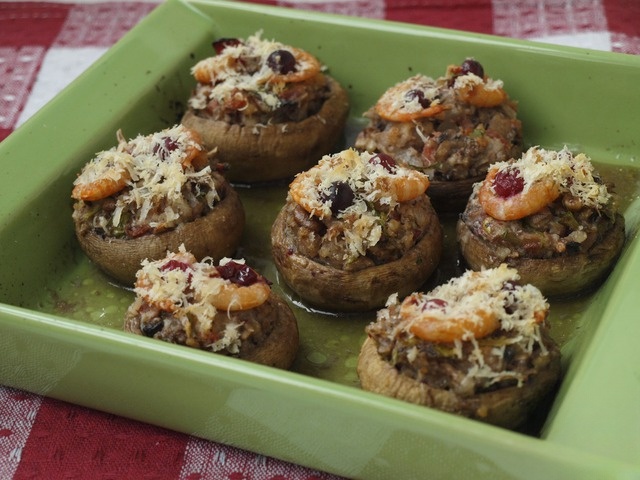 Stuffed mushrooms with shrimp and cranberries
