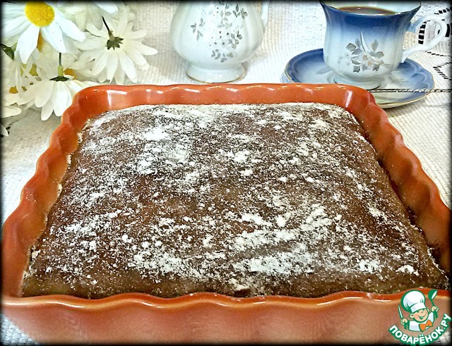 Cake with nuts and cinnamon