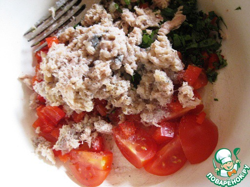 Salad of couscous with tuna