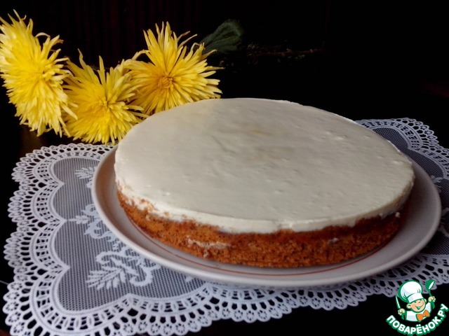 Pie with poppy seeds and cream filling