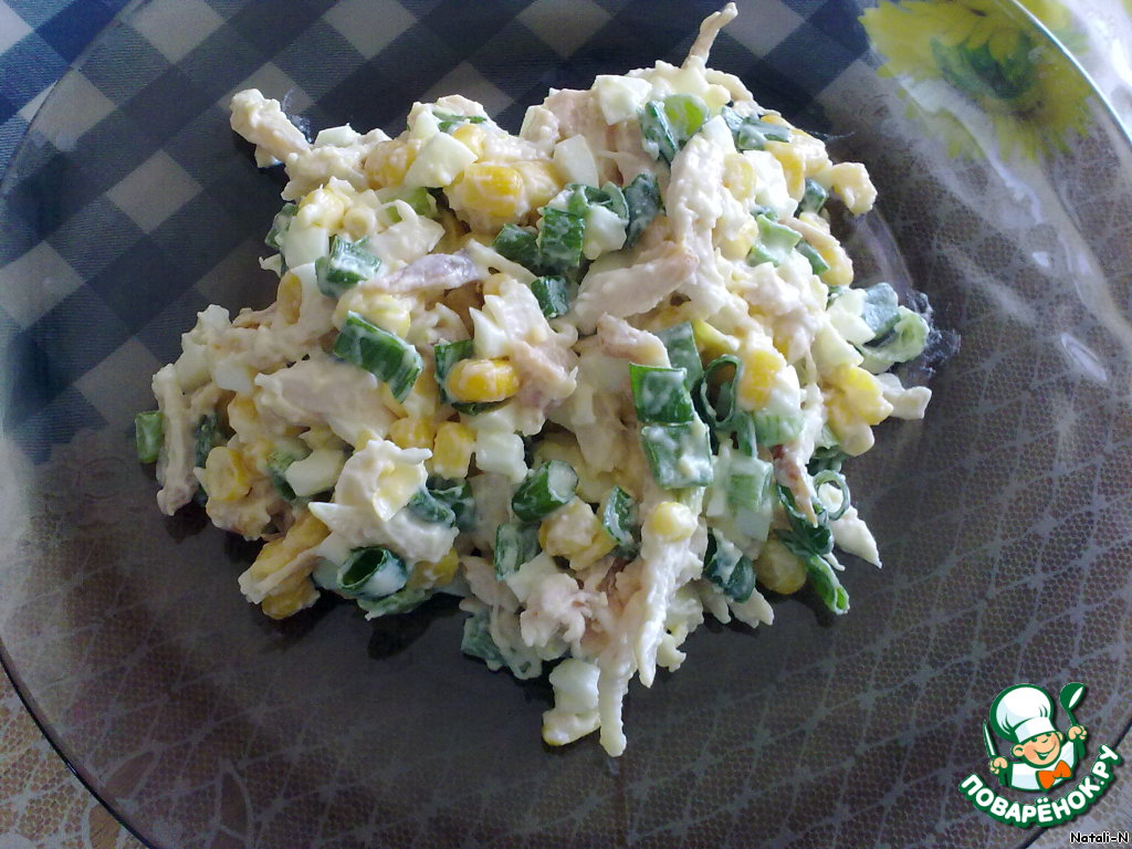 Salad with smoked chicken breast