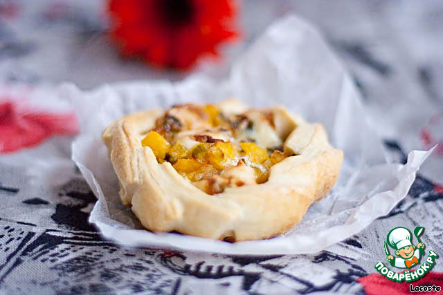 Open pies with pumpkin and cheese