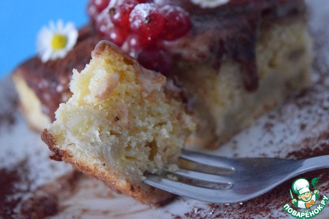 Banana cake with sour cream filling