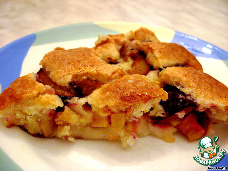 Plum-warm Apple pie