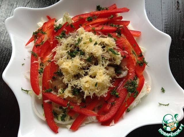 Salad with peppers and mushrooms