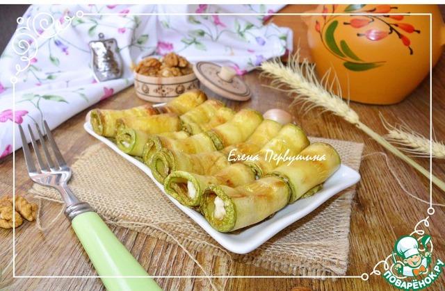 Кабачки, фаршированные творожно-ореховой начинкой