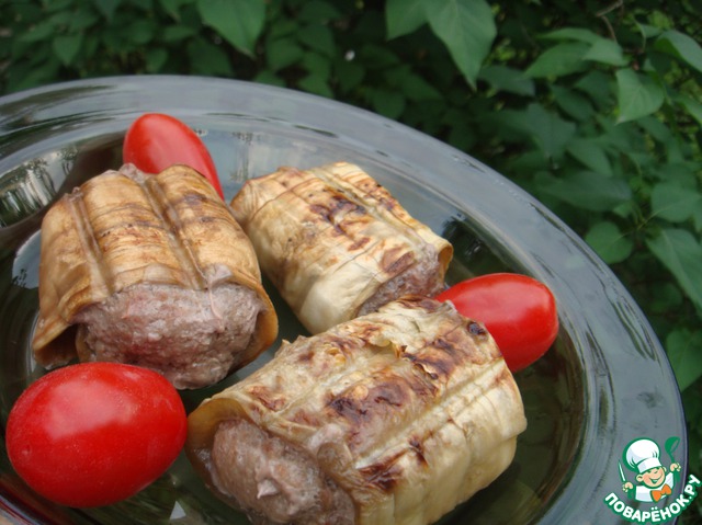 Рулетики из баклажанов с мясной начинкой на мангале