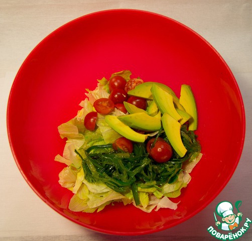 Surimi chips and the option of salad with them