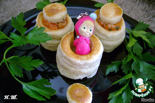Vol-AU-vents with beans sauce grilovanych peppers with garlic