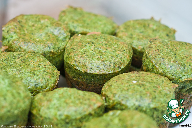 Green muffins with cheese