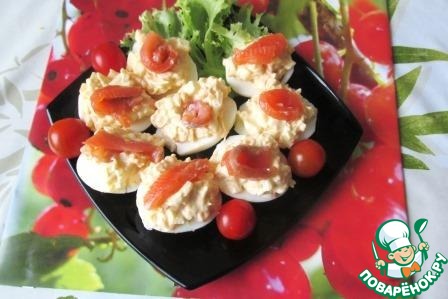 Eggs stuffed Apple salad