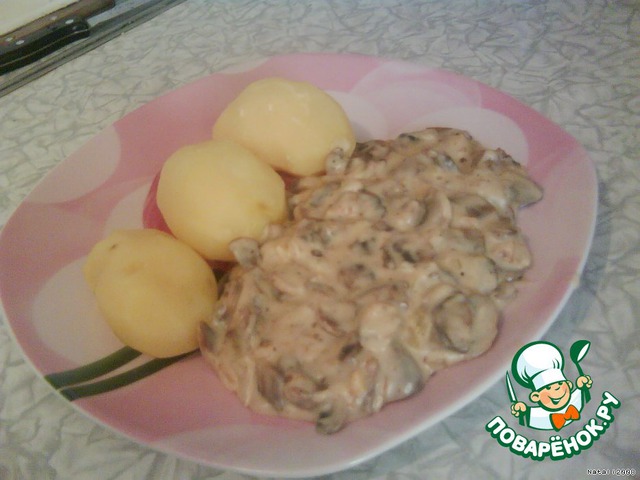 Mushrooms in milk sauce