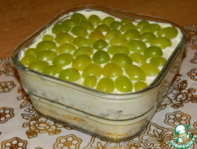 Chicken salad with grapes