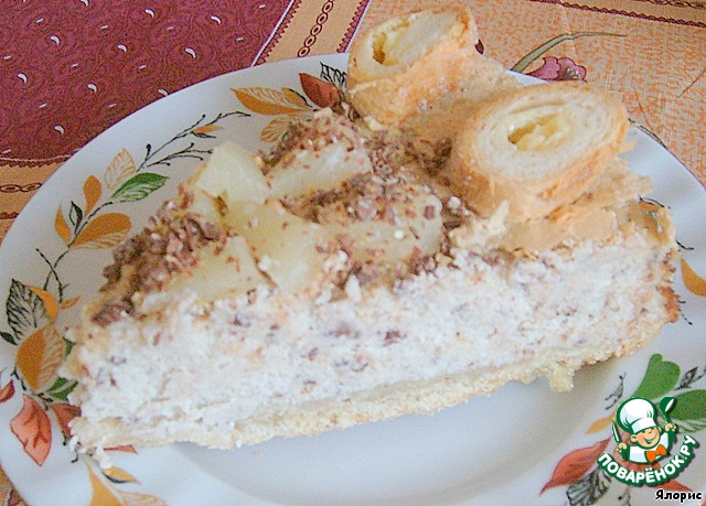 Cheese cake under the cap of meringue