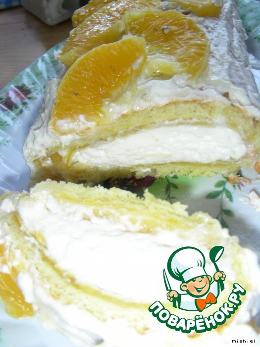 Citrus strudel with cream