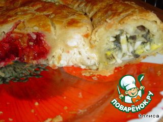 Cake of puff pastry stuffed with meats