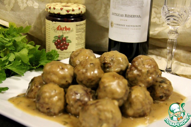 Swedish meatballs with cranberry sauce