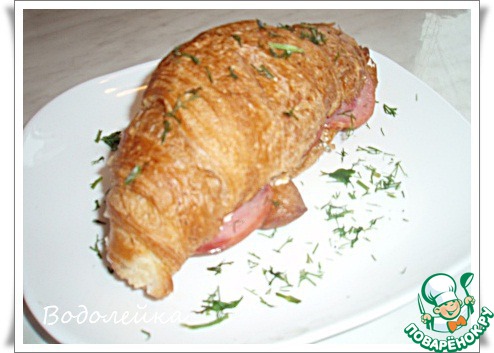 Croissant with ham