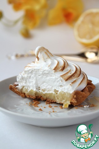 Tartlets with lemon jam and Swiss meringue