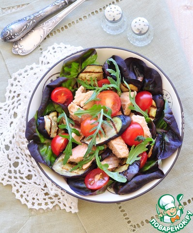 Eggplant salad with salmon and lentils