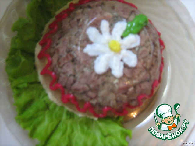 Jellied fish, meat, chicken