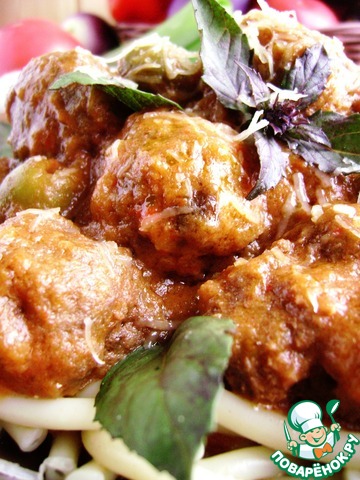 Meatballs in a thick vegetable sauce