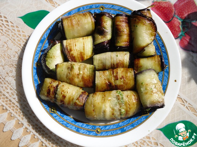 Баклажаны с орехами и петрушкой