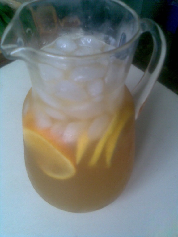 Iced tea with oranges