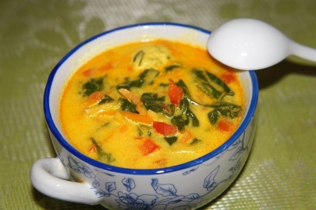 Vegetable soup with spinach