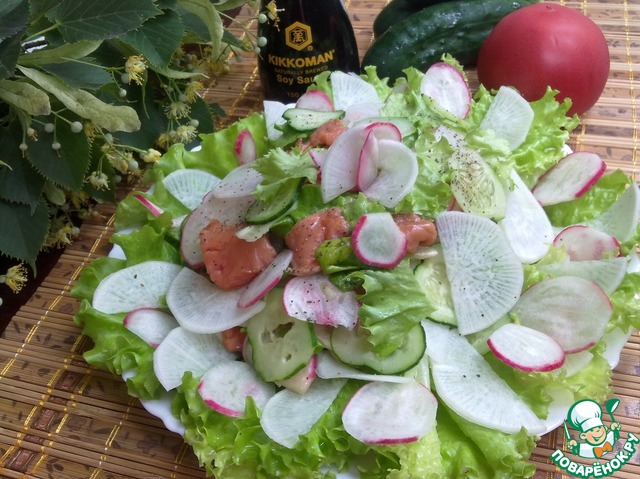 The Oriental salad with fish