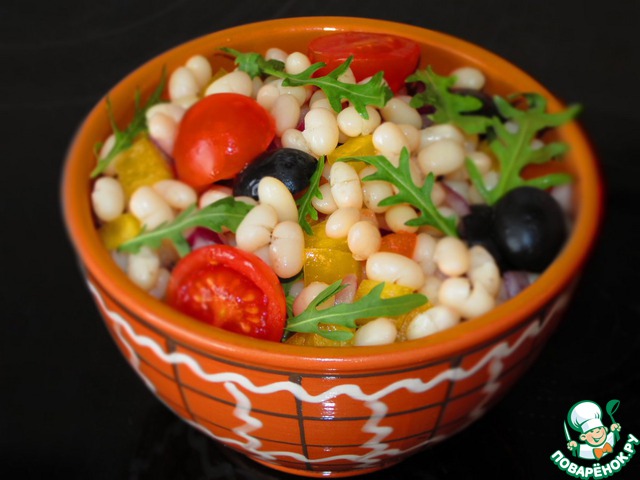 Salad of white beans and vegetables