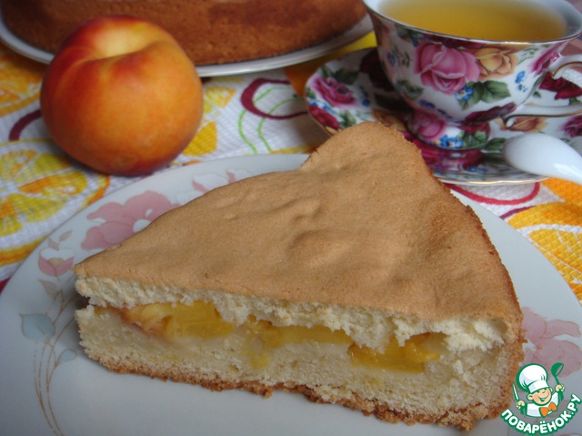 Cake with peaches