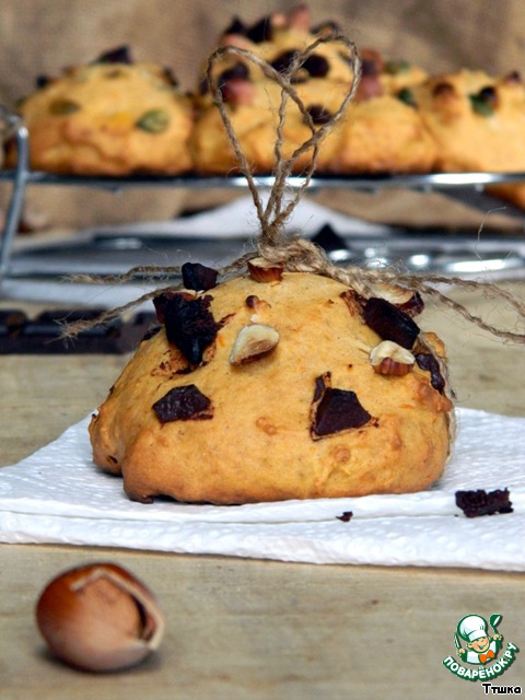 Cookies of pumpkin with chocolate and hazelnuts