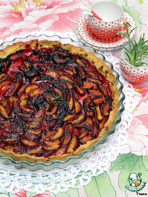 Black tart with apricots and rosemary sugar