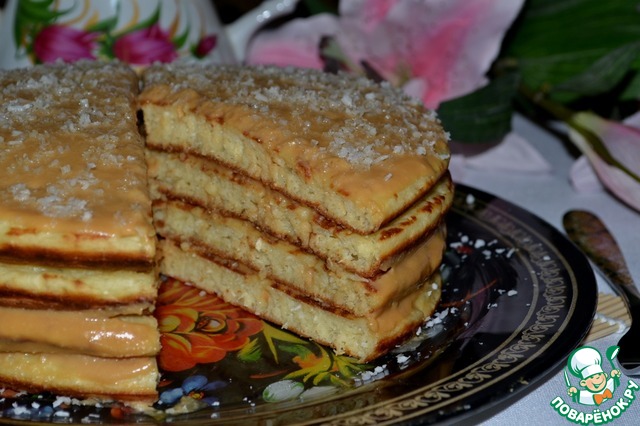 Coconut pancakes with sweet cream