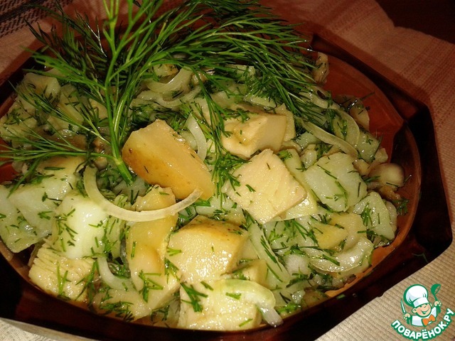 Spring salad with mushrooms and potatoes