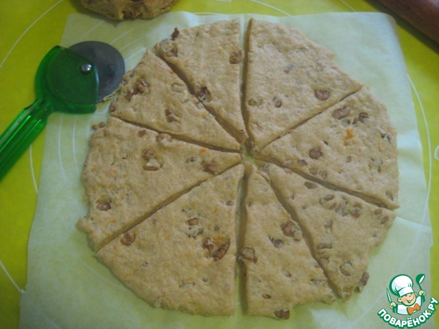 Pumpkin-walnut scones